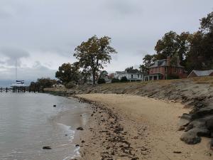 Large homes on the coastlinen of Hampton, VA.